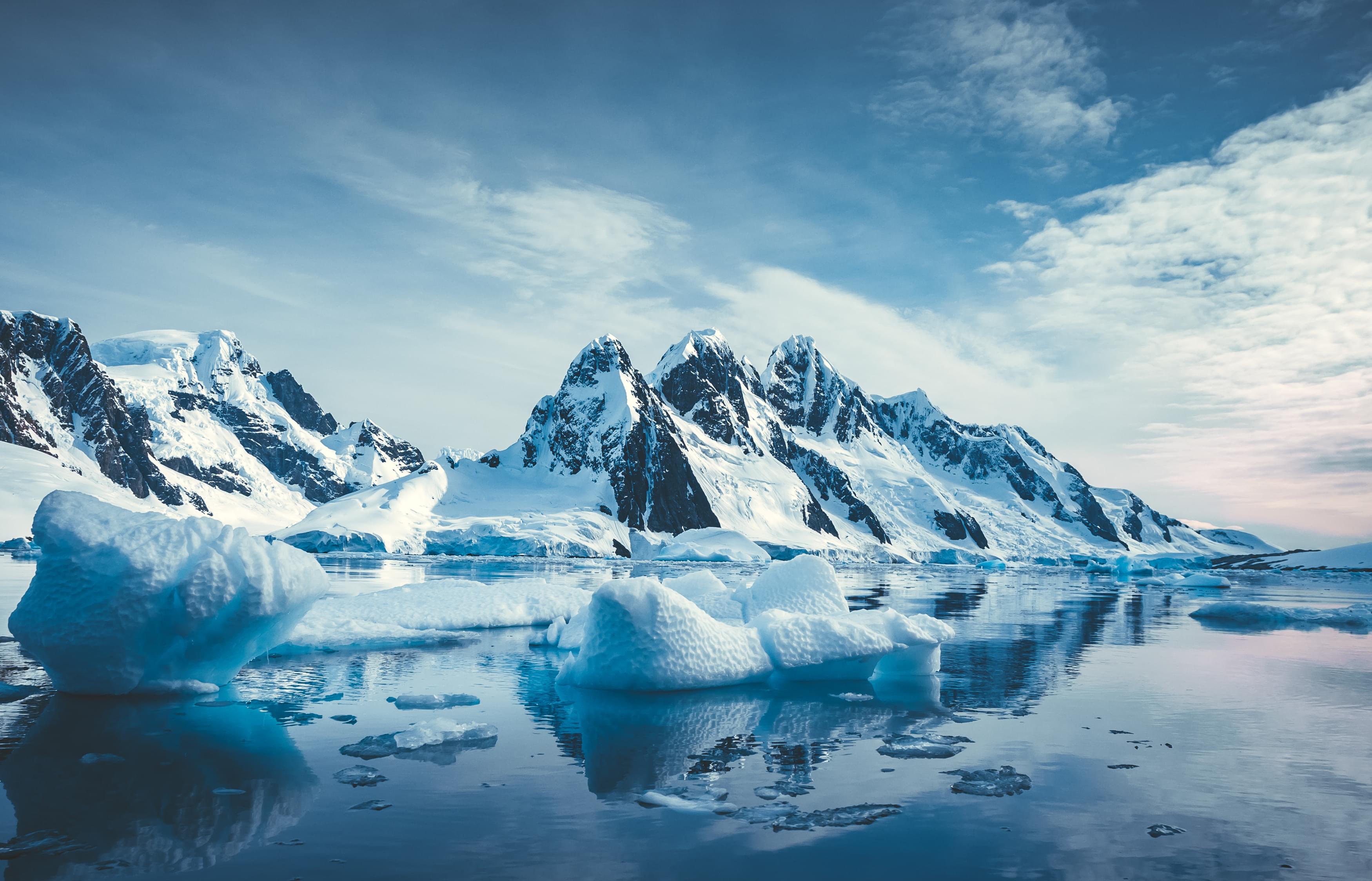 Abbilund von Eis und Bergen (Nachhaltigkeit)